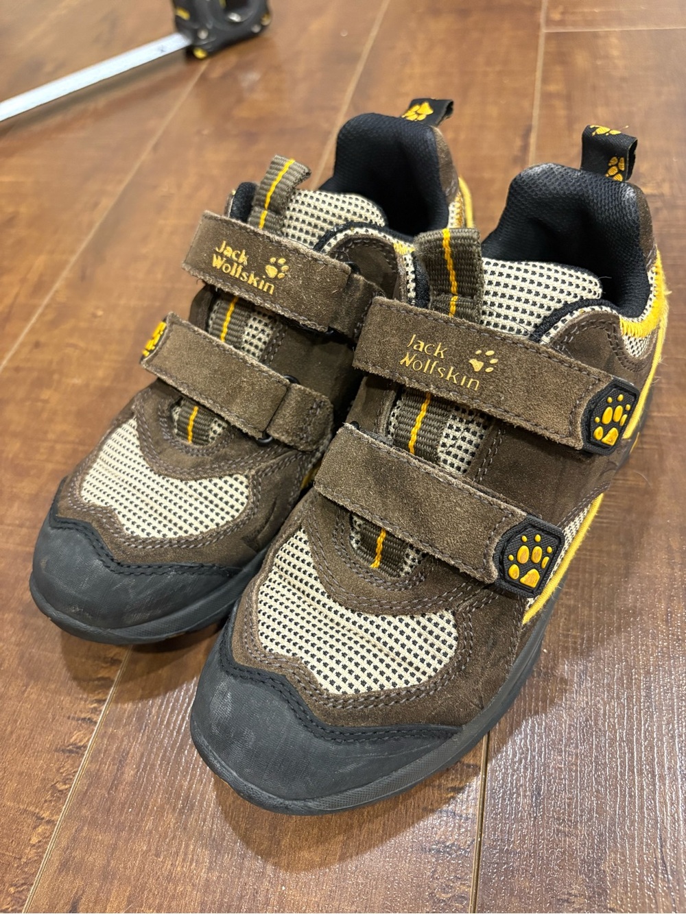 Jack Wolfskin Kids Brown and Yellow Velcro Outdoor/Hiking Shoes